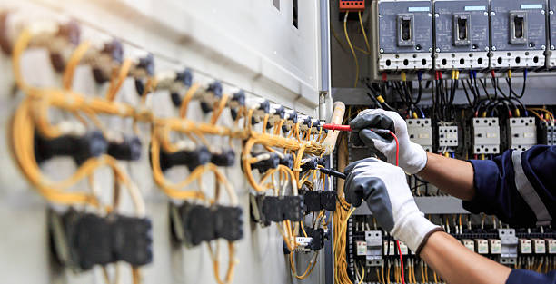 Professional Electrician technician working in New Vienna, OH